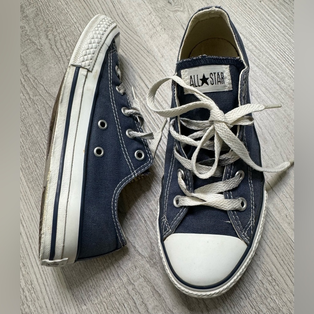 Converse Classic Chuck Taylor All Star Low Top Sneakers. Size 3. Color Blue. - Picture 3 of 6